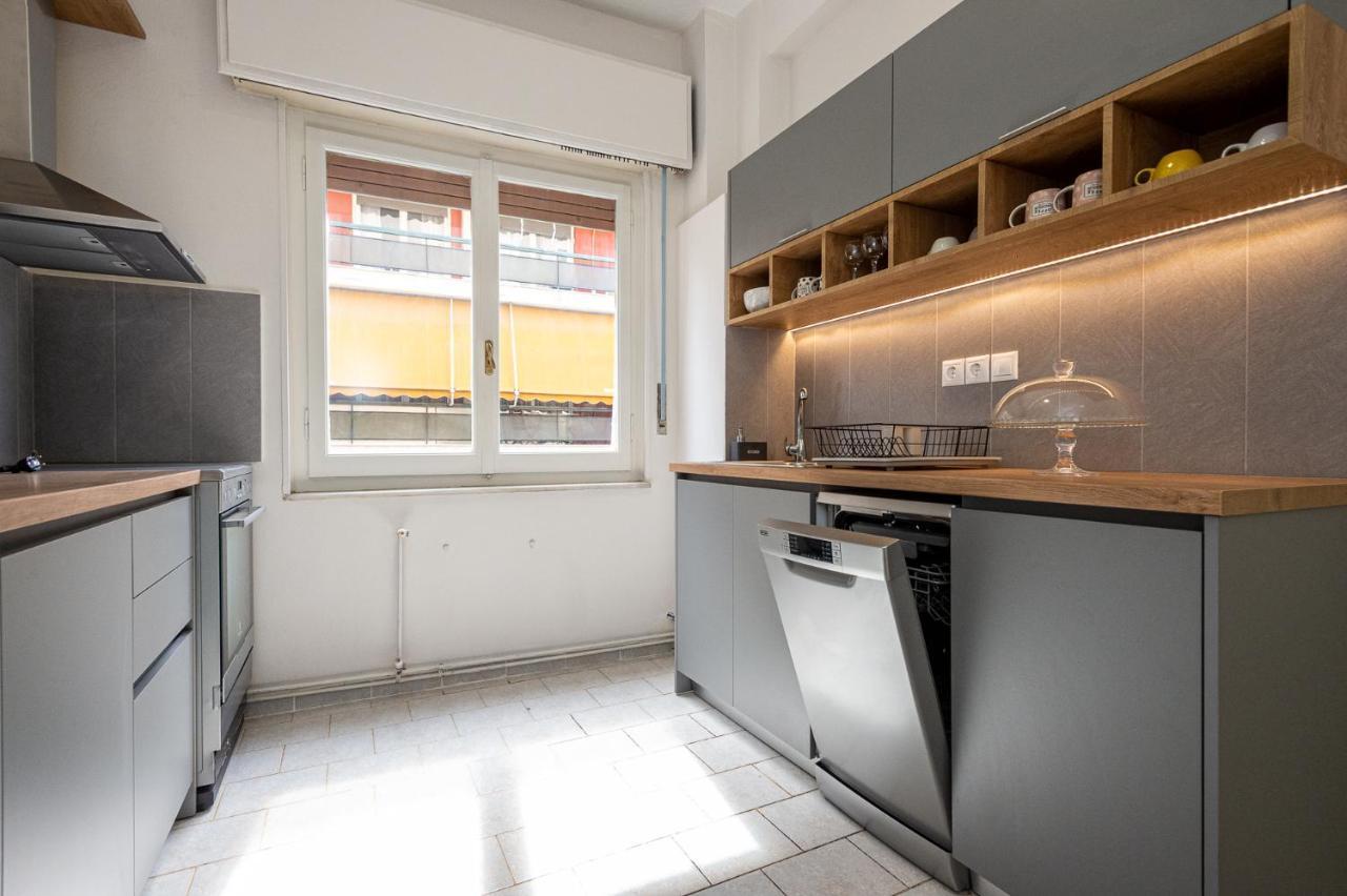 Apartment Square 119