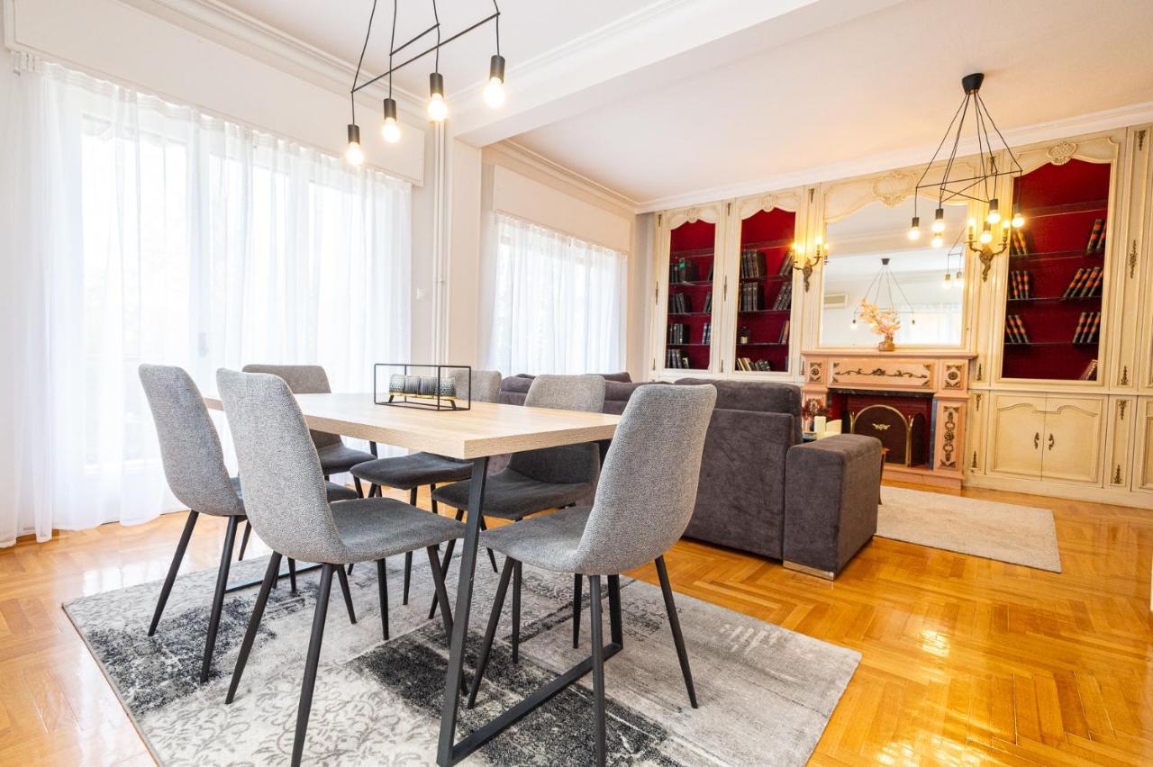 Apartment Square 119